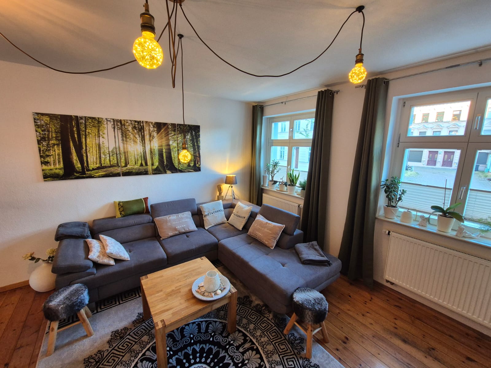 Große Sitzecke im Wohnzimmer